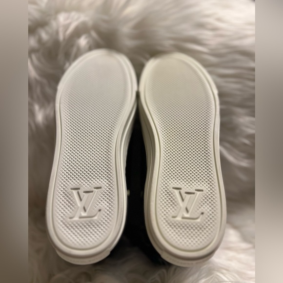 LOUIS VUITTON stellar high top sneakers - Picture 2 of 6